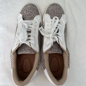 Universal Thread Leopard Sneakers